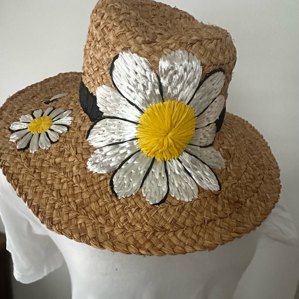 Kate Spade RARE one of a kind vintage Daisy and bumblebee Sunhat